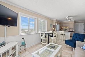 TV - Outstanding ocean front views in fabulous beach condo location! (Myrtle Beach)