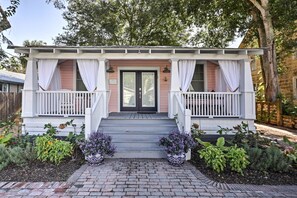 Exterior - Historic 1900 Cottage in Downtown St Augustine! (Saint Augustine)