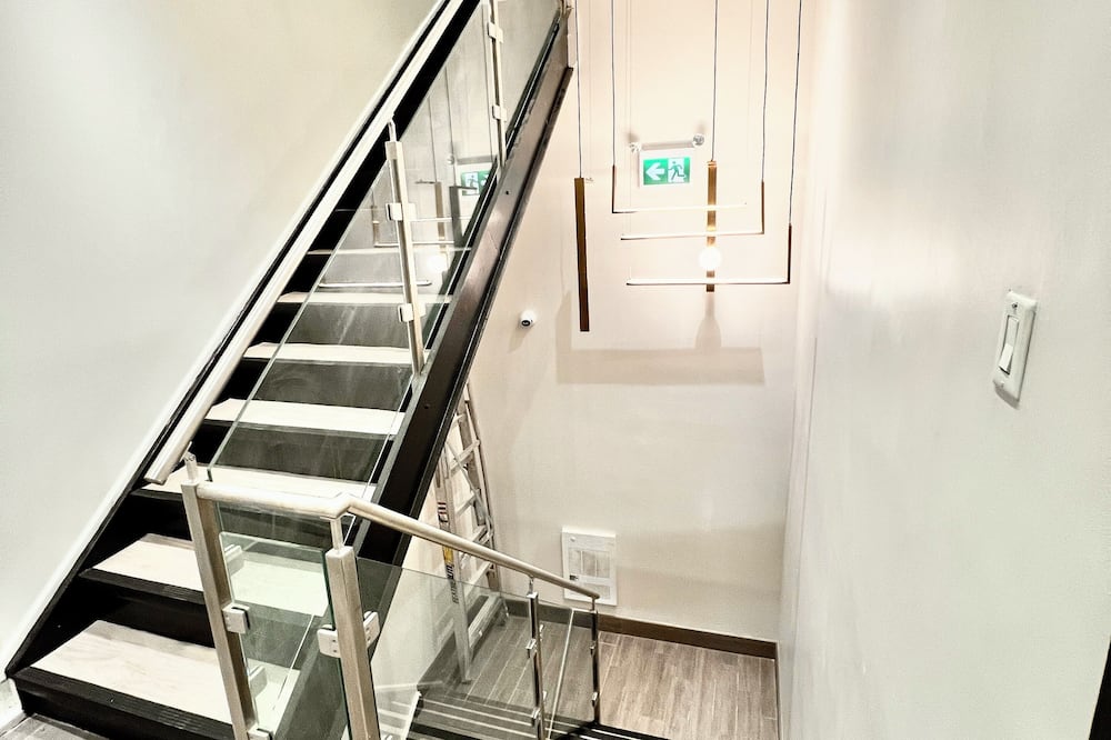 Toronto Rooms and Suites