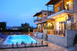 Seasonal outdoor pool - Alkionis (Lefkada)
