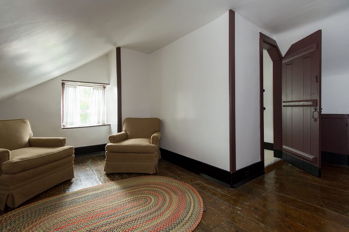 Suite Standard, plusieurs lits | Décoration personnalisée, ameublement personnalisé, bureau