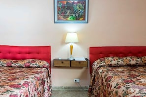 In-room safe, blackout curtains, WiFi - Hostal Paradise (Havana)