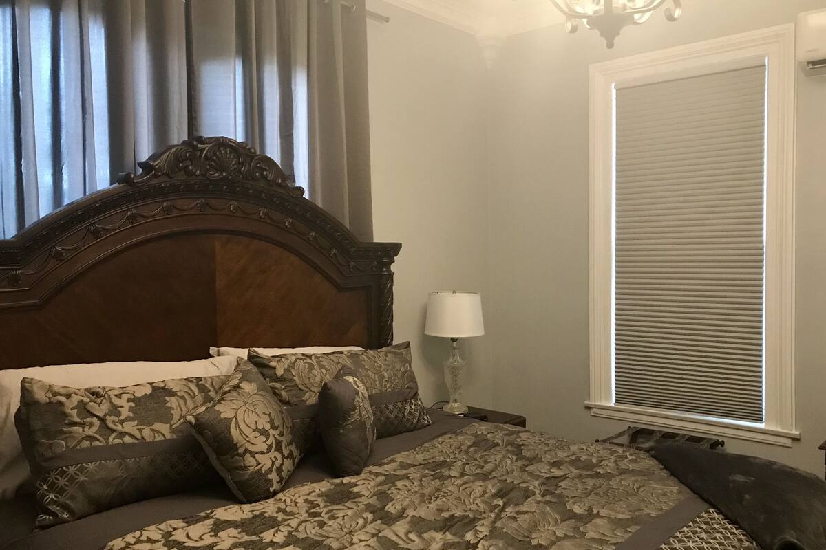 Suite | Peralatan tempat tidur premium, meja, katil lipat simpan percuma