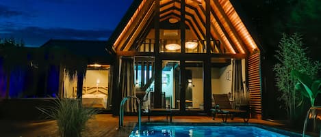 Luxury Bungalow, 2 Bedrooms | 2 bedrooms, minibar, free WiFi