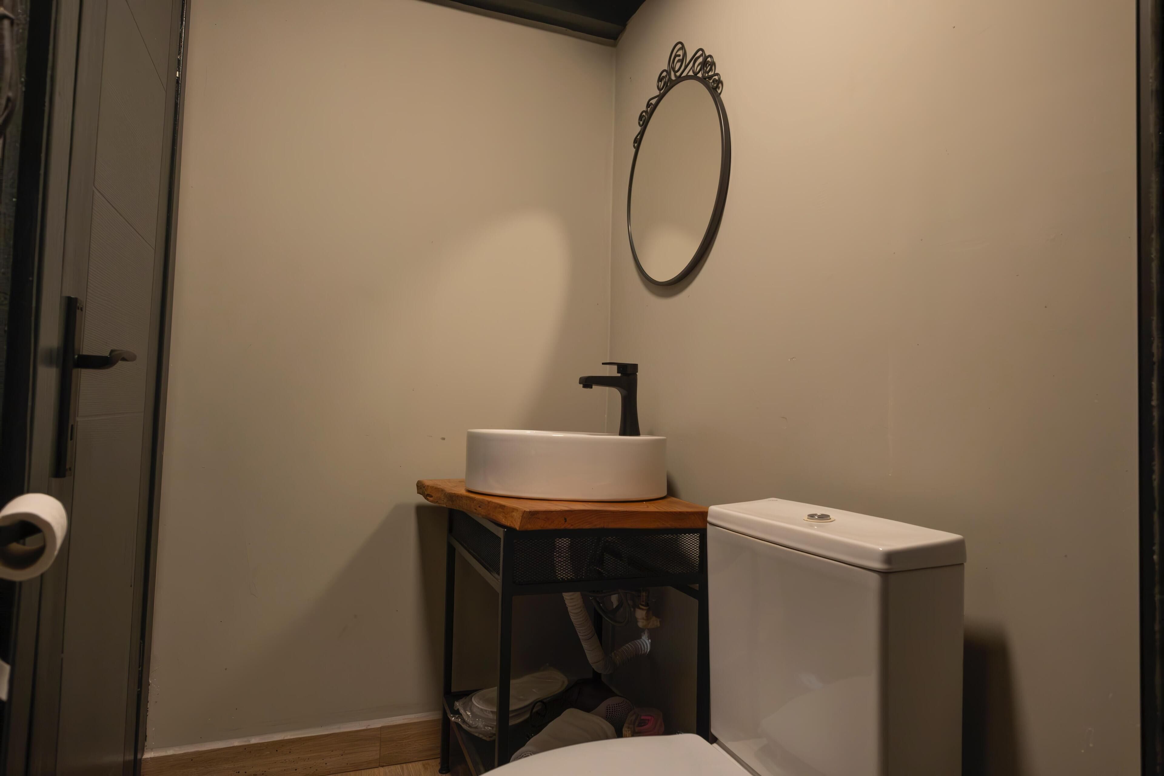 luxury bungalow, 2 bedrooms | bathroom | shower, free toiletries, hair dryer, slippers