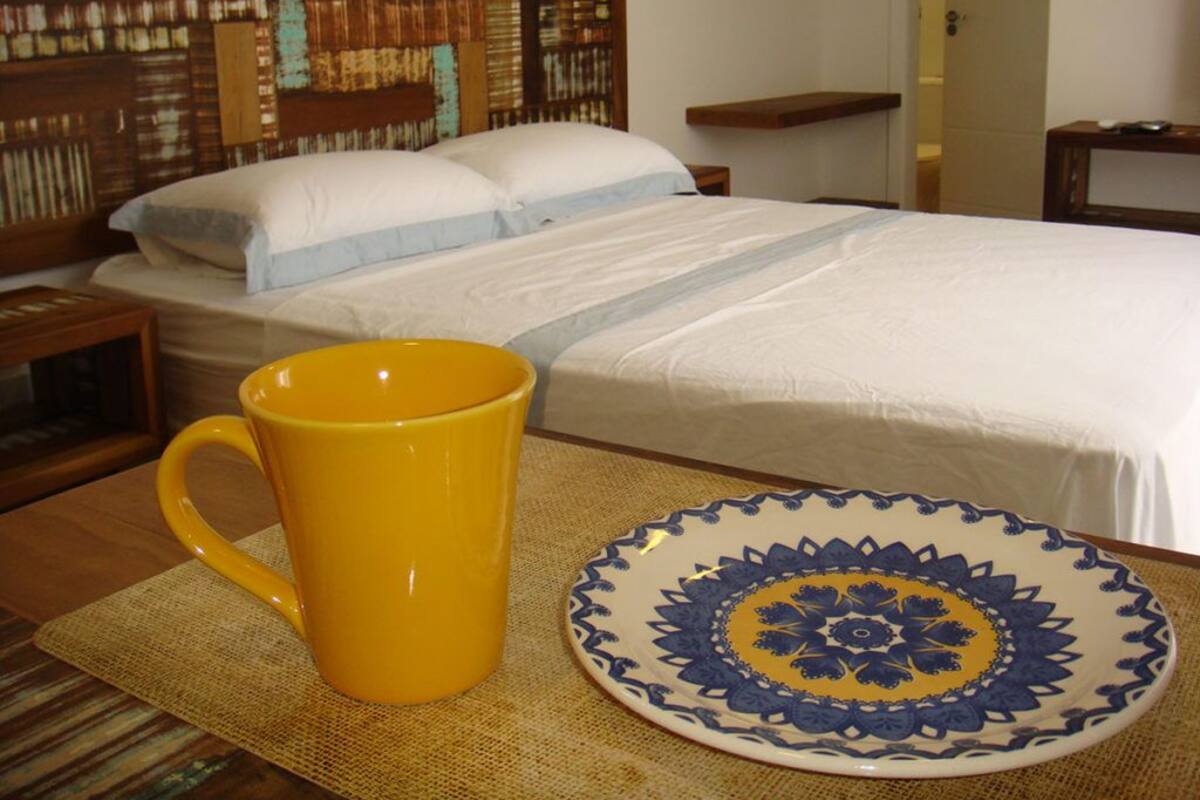 Ropa de cama de alta calidad, colchones con pillow-top y minibar 