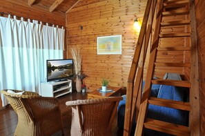 Family Cabin, 1 Bedroom, Non Smoking | Living area