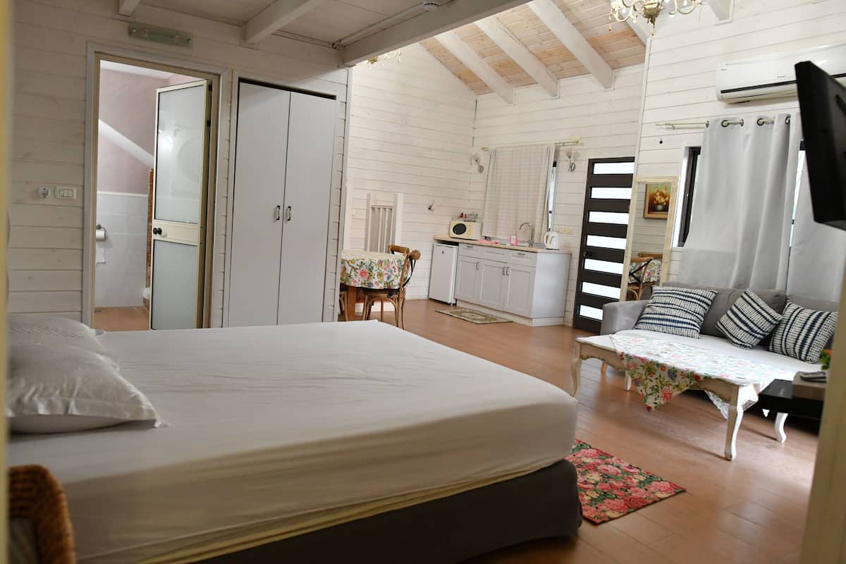 Chalet, Multiple Beds, Non Smoking | Free cots/infant beds, free WiFi, bed sheets