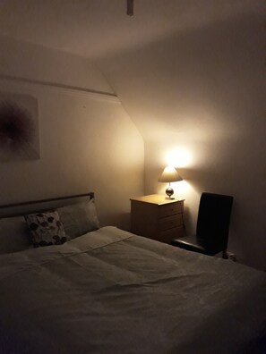 Interior - Double room with shared bathroom (Birmingham)