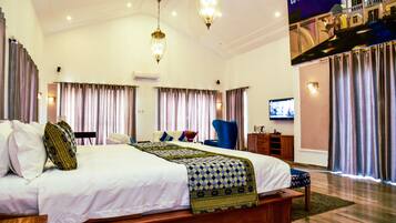 Deluxe Suite, 1 King Bed, Non Smoking