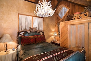 1 bedroom, desk, iron/ironing board, WiFi