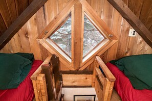 1 habitación, escritorio, tabla de planchar con plancha y wifi 