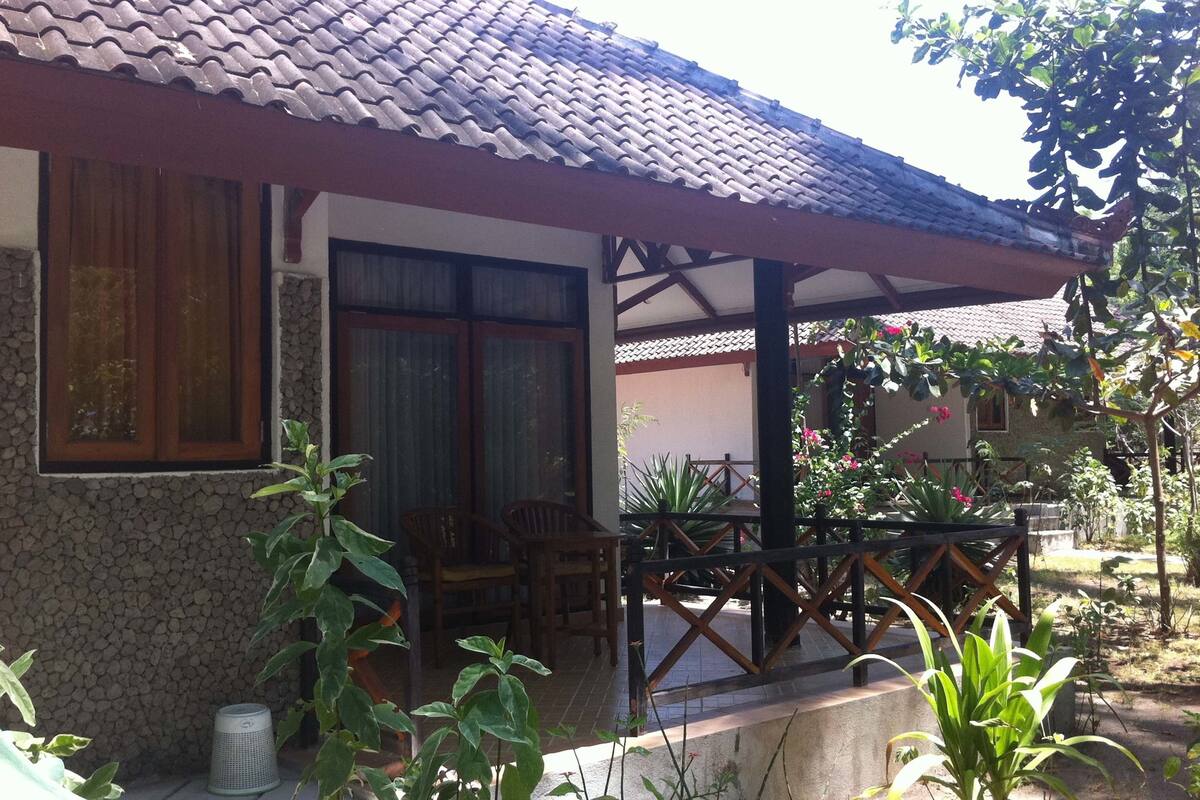 ห้องสแตนดาร์ด, เตียงควีนไซส์ 1 เตียง, วิวสวน | ระเบียง