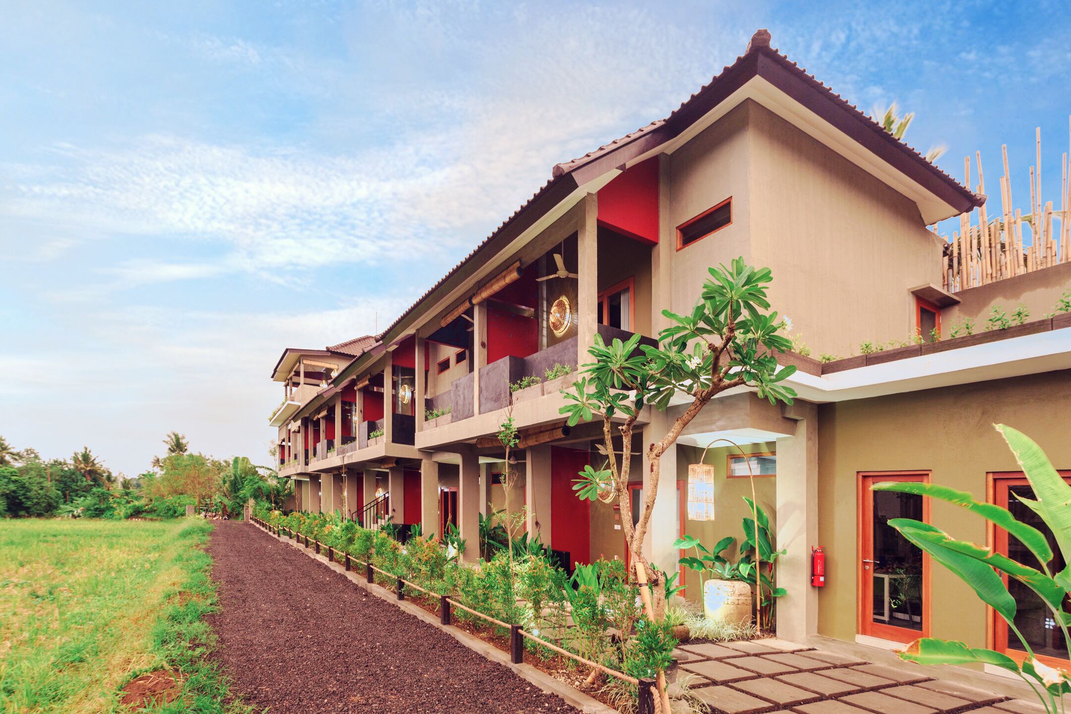 Mặt tiền nơi lưu trú - ban đêm