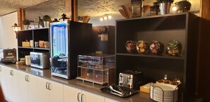 Tägliches inbegriffenes Frühstück zum Mitnehmen