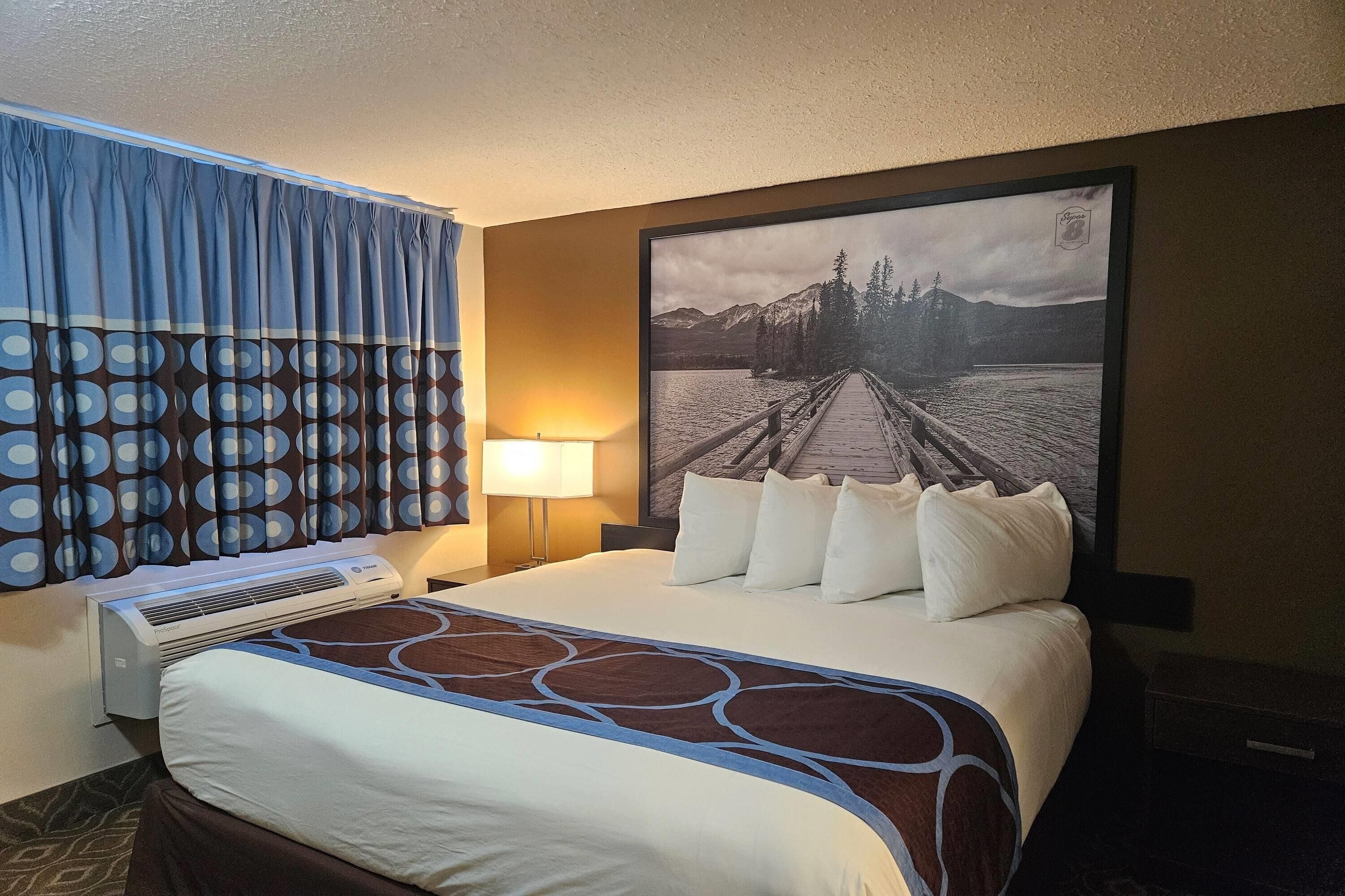 Efficiency, Room, 1 King Bed, Non Smoking, Kitchen | Desk, blackout curtains, iron/ironing board, free WiFi