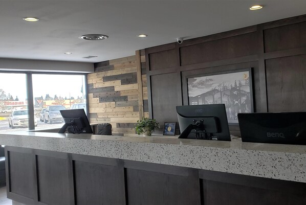 Lobby - Super 8 by Wyndham Spruce Grove (Spruce Grove)