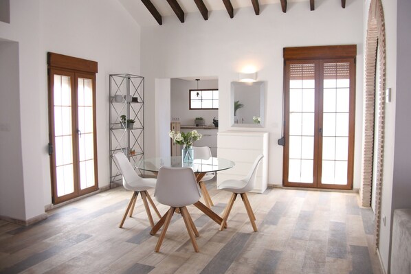 تناول الطعام