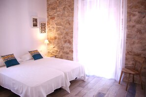 2 slaapkamers, een strijkplank/strijkijzer, gratis wifi