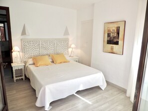 1 bedroom, in-room safe, iron/ironing board, free WiFi