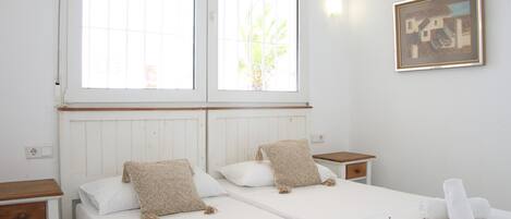 5 slaapkamers, een kluis op de kamer, een strijkplank/strijkijzer