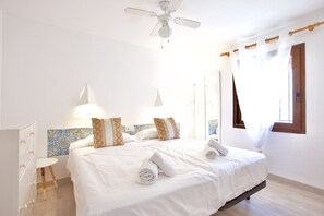 Coffres-forts dans les chambres, fer et planche à repasser