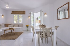 Dining - Villa LA CABALLA 1ª Línea Playa (Denia)