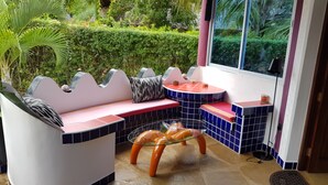 Småhus, 3 soverom, bassengutsikt | Terrasse/patio