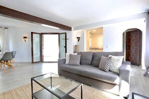 Televisie en een open haard