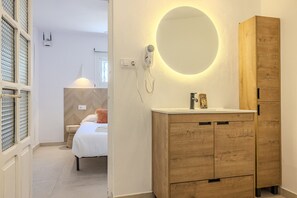 1 slaapkamer, een strijkplank/strijkijzer, gratis wifi