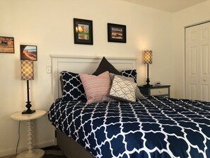3 bedrooms, desk, iron/ironing board, free WiFi