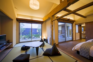 Japanese Western Style Room for 4 Guests with Open-air Bath and Garden View (Type A) | Premium bedding, in-room safe, desk, free WiFi - Migiwaya (Yaizu)