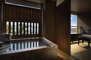 Japanese Western Style Room for 5 Guests with Semi-open-air Bath (Type C & D) | Bathroom | Separate tub and shower, spring water tub, free toiletries, hair dryer - Migiwaya (Yaizu)