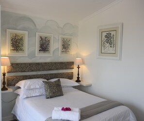 Een diep bad, een regendouche, gratis toiletartikelen, een haardroger