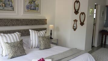 Egyptian cotton sheets, premium bedding, in-room safe