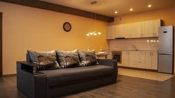 Deluxe Studio Suite | In-room dining