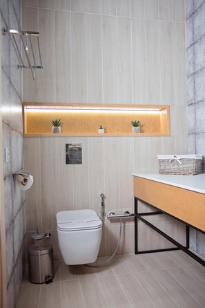 Hair dryer, slippers, towels - Prestige Apartments (Dnipro)