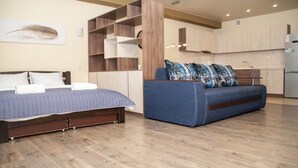 Luxury Apartment | In-room safe, soundproofing, WiFi (free), bed sheets - Prestige Apartments (Dnipro)