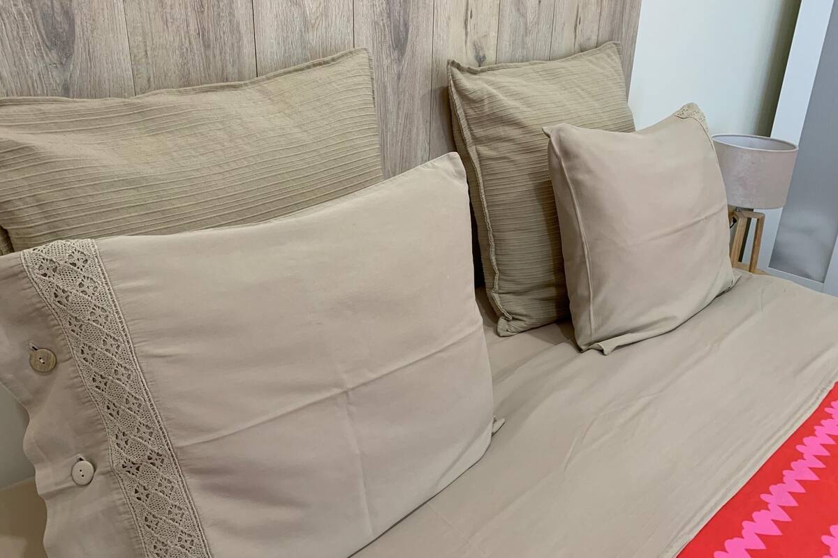 Standard-Suite, 2 Einzelbetten, eigenes Bad, Erdgeschoss | Hochwertige Bettwaren, Betten mit Memory-Foam-Matratzen