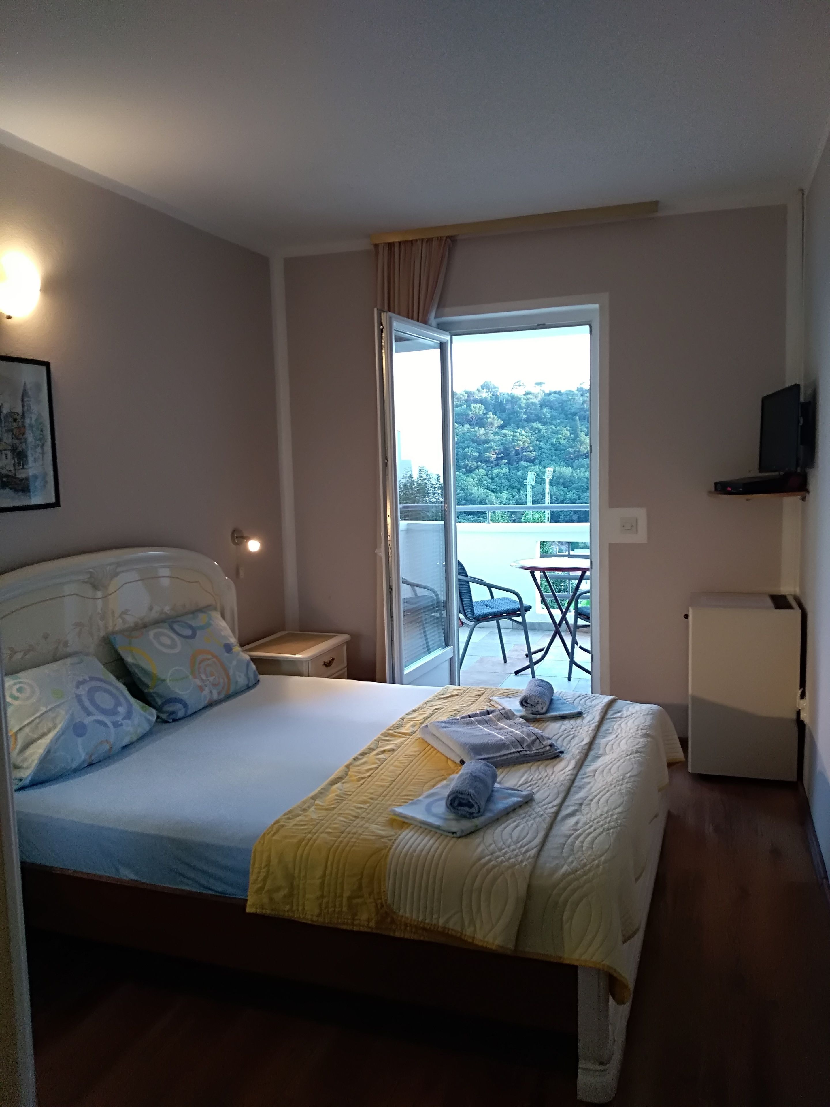 Double Room (External Bathroom) | Iron/ironing board, free WiFi, bed sheets