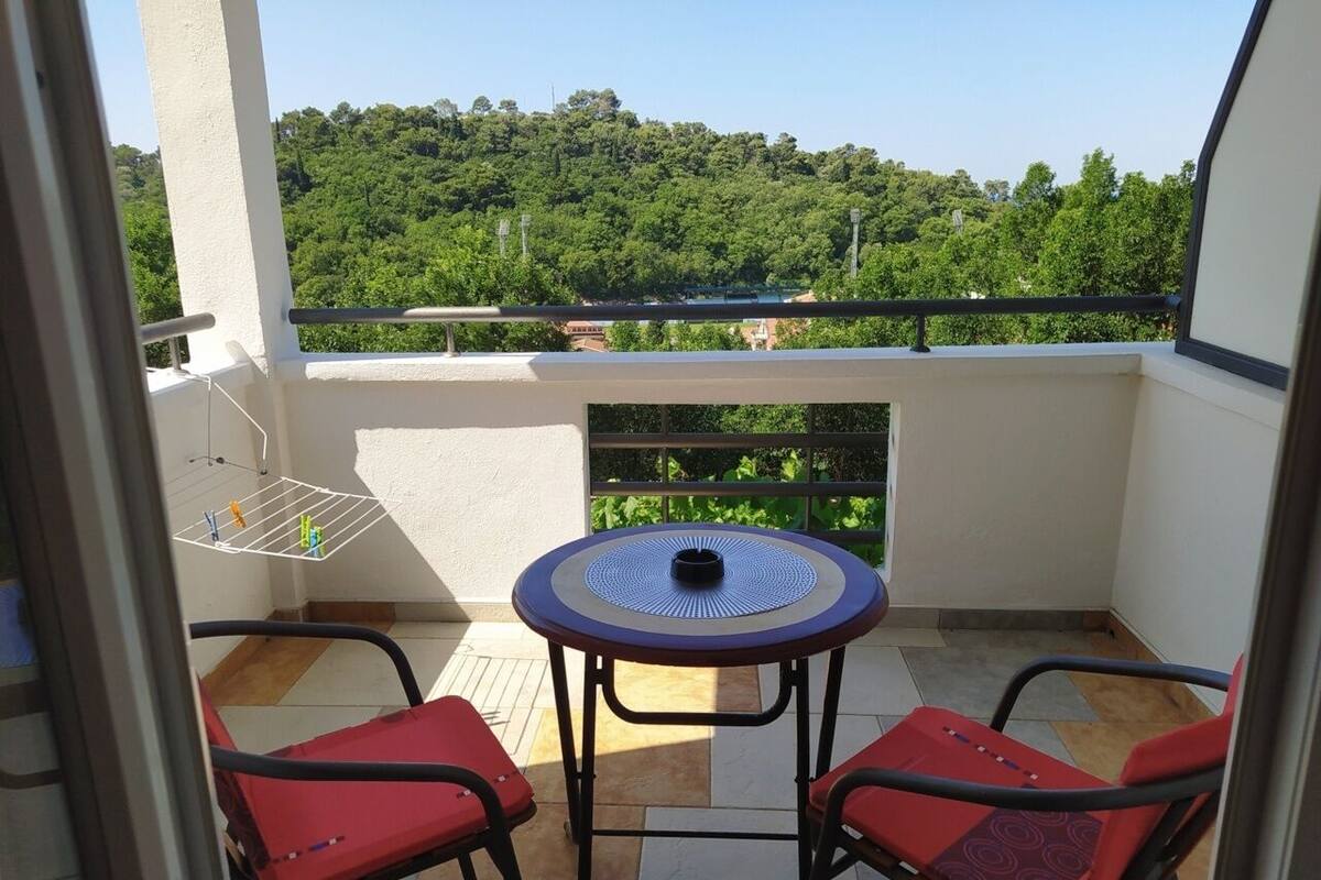 Double Room (External Bathroom)