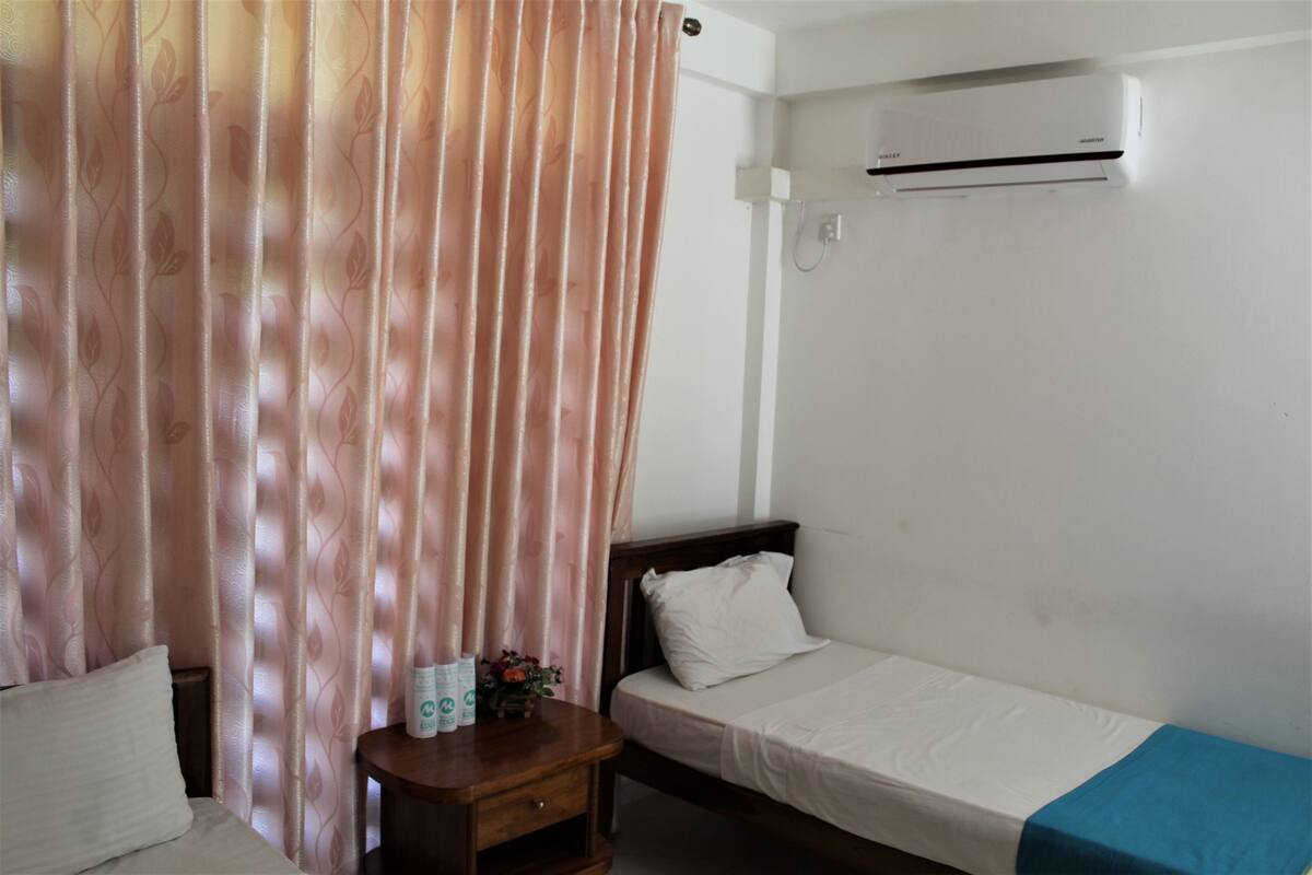 Quarto duplo econômico, 2 camas de solteiro, para fumantes, vista para o jardim | Roupas de cama premium, individualmente decorados