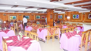 Free daily buffet breakfast - Hotel Arya Palace (Bhubaneshwar)