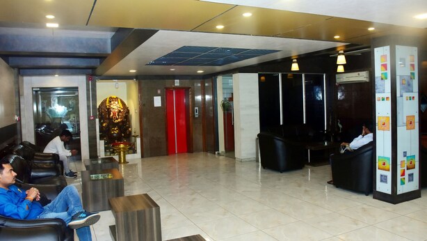 Lobby - Hotel Arya Palace (Bhubaneshwar)