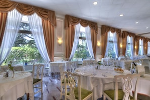 2 restaurants; breakfast, lunch and dinner served  - Terme Sollievo (Montegrotto Terme)