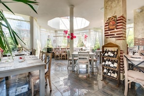 Daily continental breakfast (EUR 6 per person) - Esteban VIP Residence Club (Nessebar)