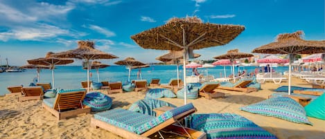 Beach nearby, beach massages, beach bar