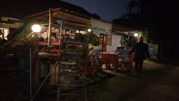 Check-in/check-out kiosk