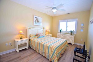 4 bedrooms, iron/ironing board, internet