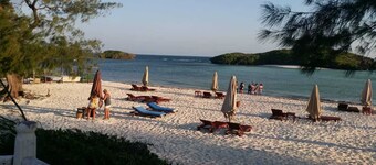 Chameleon Villa with pool 